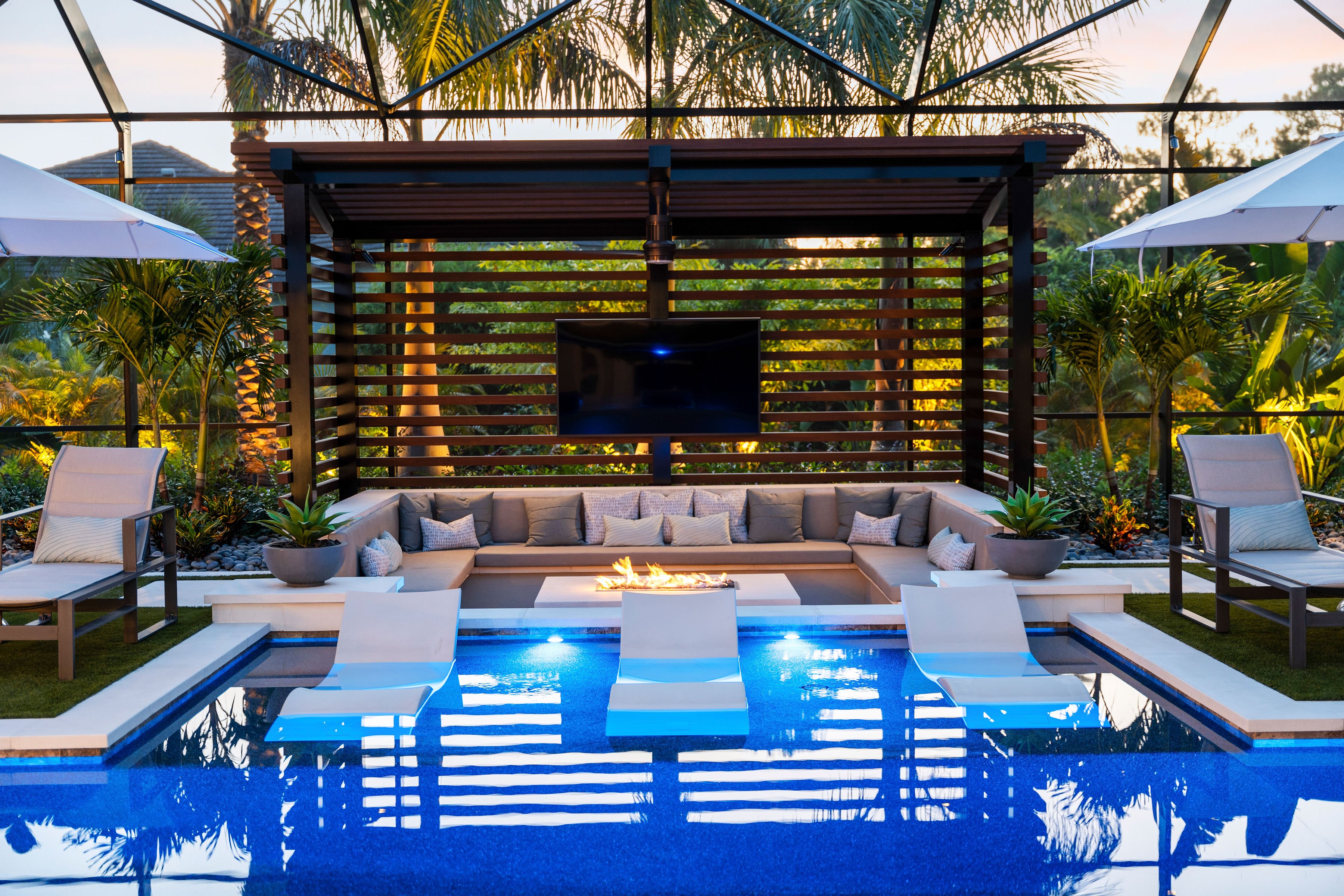 The Pearl Lounge 9