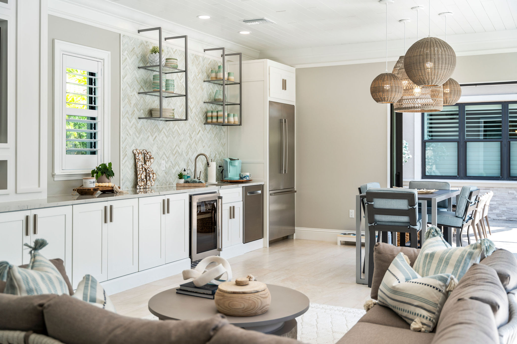 Indoor to Outdoor Space Design by Solana Outdoor Living