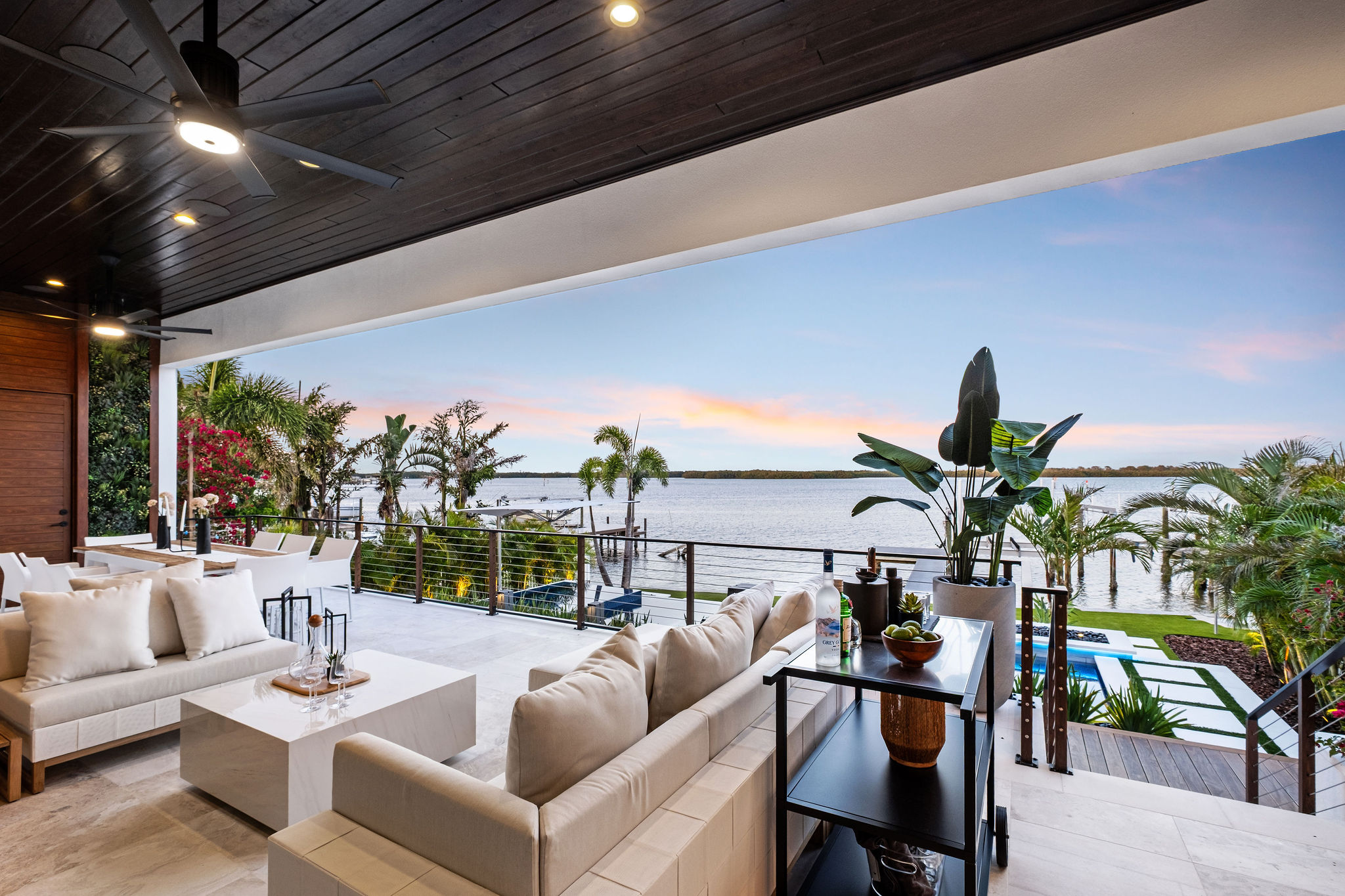 Shoreline Indoor to Outdoor Space Design by Solana Outdoor Living